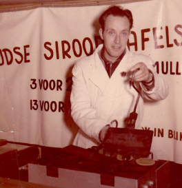 Ed Noordegraaf bakt stroopwafels